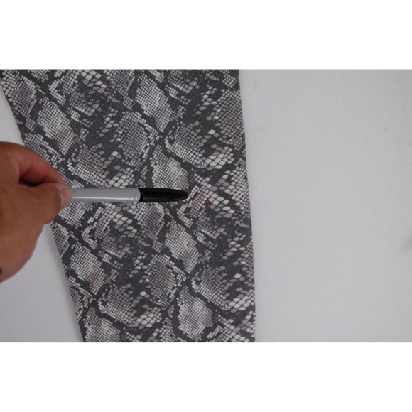 Seven7 Jeans Womens 14 Gray Snake Print Mid Rise Skinny Stretch Denim Pants - Picture 9 of 15